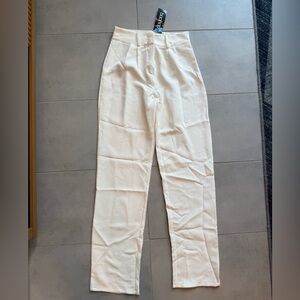 Boohoo Cream Straight Leg Relaxed Woven Trousers